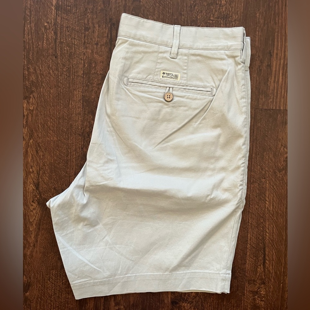 Faherty Light Grey Shorts Sz 33